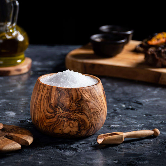 DARIDO Handmade Olive Wood Spice Jar: Elegantly Crafted with Lid & Scoop - Timelessly Durable